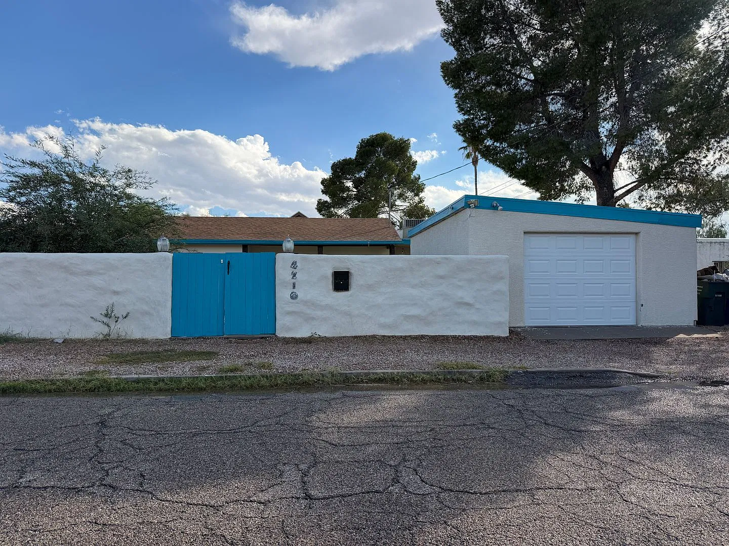 3Bdm 2Ba Home, Popular Location, All Utilities Included, Coming soon! — Photo 3