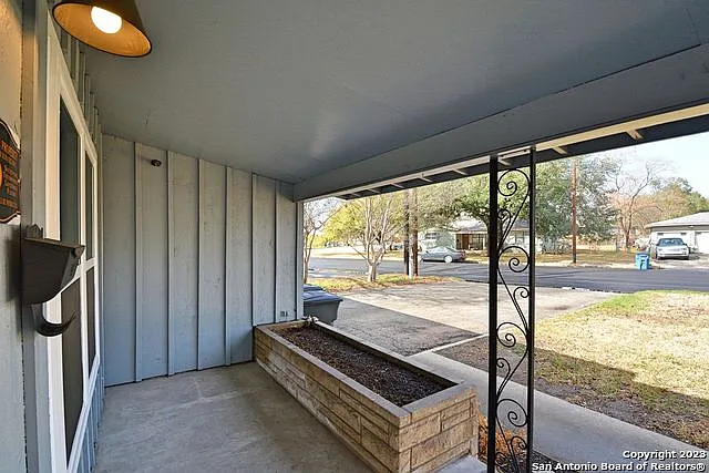 571 W Merriweather St — Photo 5