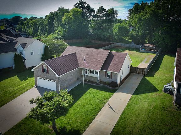 3rd image of 3510 Clover Hill Dr S