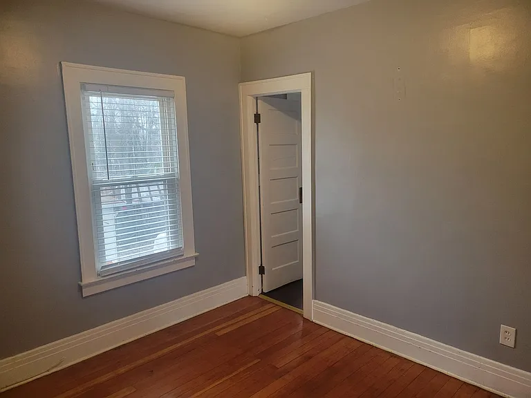 126 Flanders St — Photo 13