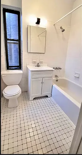 247 E 62nd St #15 — Photo 5