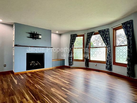 3rd image of 53641 Rolling Meadow Blvd