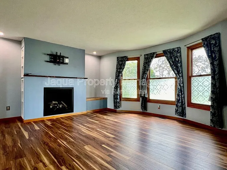 53641 Rolling Meadow Blvd — Photo 3