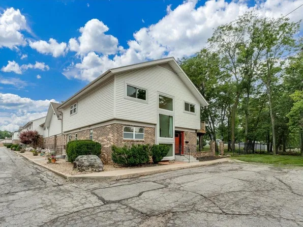 111 S Summit St APT B8, El Dorado, KS 67042