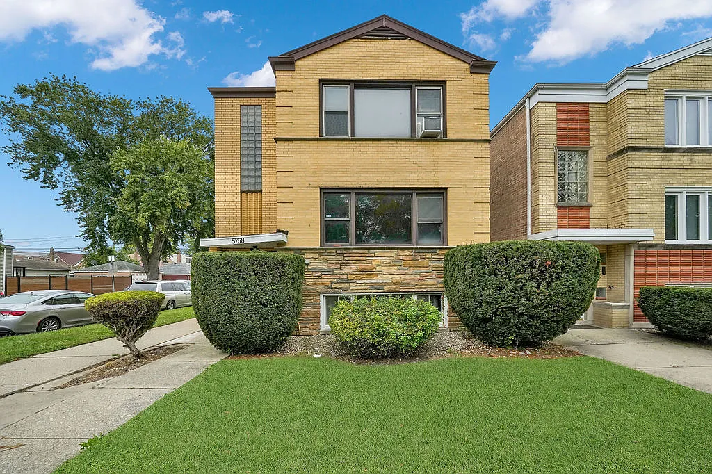 2 bed, 900 sqft, $1,500 — Photo 1