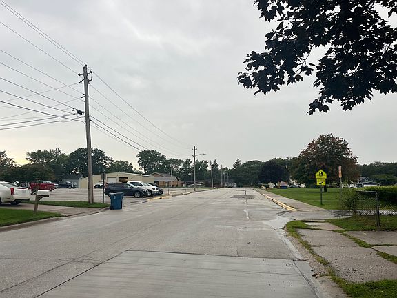 4th image of 1340-1342 5th Ave