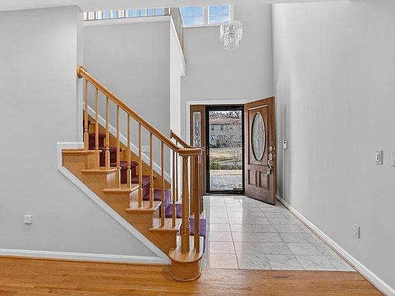 4th image of 15022 Snowden Dr