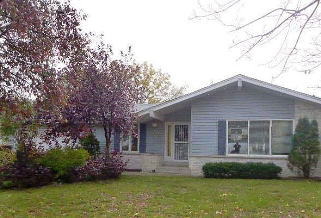 1st image of 6223 W Plaza Cir