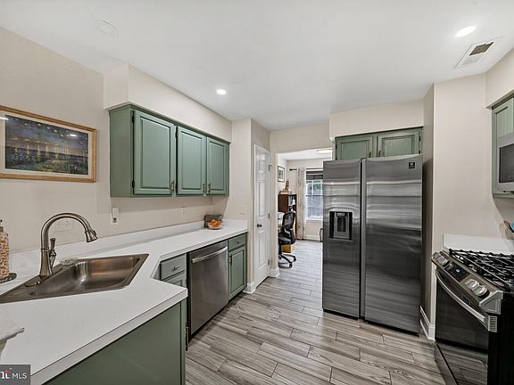 3rd image of 86 Kerry Lynn Ct