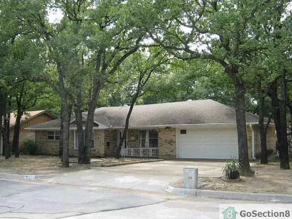 504 Canyon Ridge Dr, Euless, TX 76040