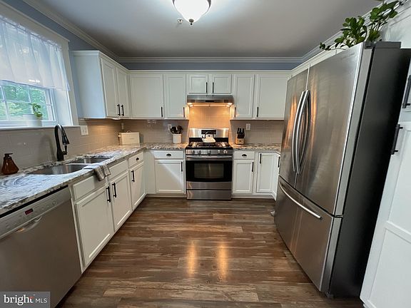 3rd image of 1517 Chester Town Cir E