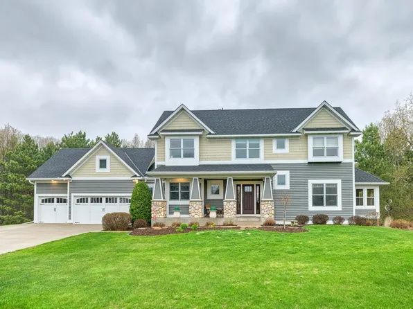 9498 51st St N, Lake Elmo, MN 55042