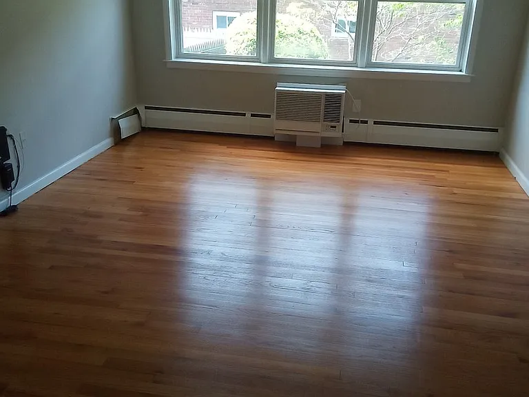 Pine Street Apartments — Photo 26