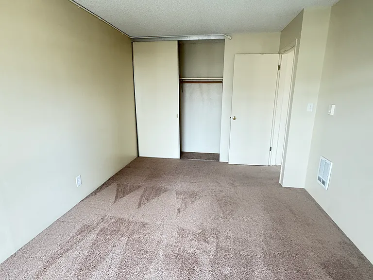 4130 11th Ave NE #604 — Photo 6