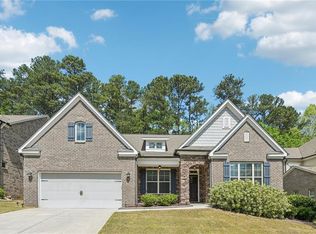 330 La Perla Dr, Sugar Hill, GA 30518