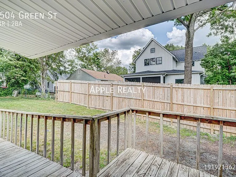 2504 Green St — Photo 16