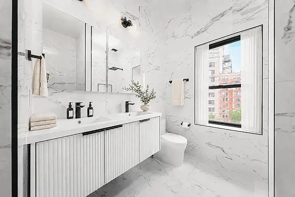 Bathroom, photo 2
