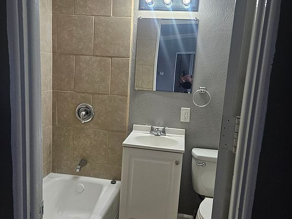 4th image of 1024 Forest Ct APT 15