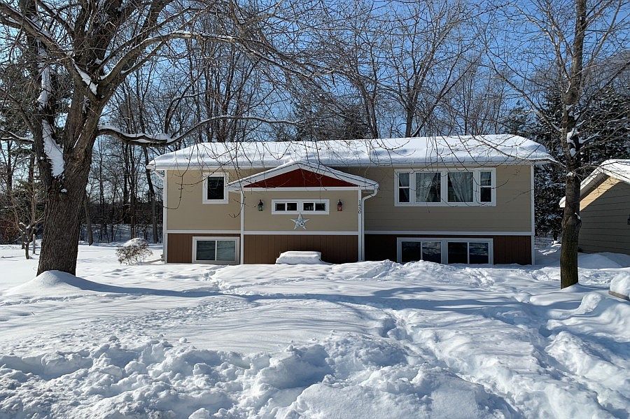 1st image of 1430 Queens Ave S
