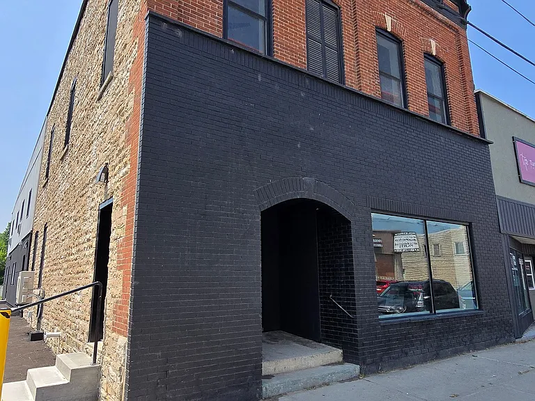 330 Victoria St N #7 — Photo 24
