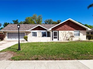 203 Amesbury Cir, Sun City Center, FL 33573