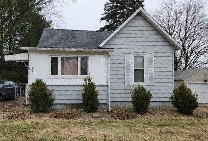 1st image of 816 Division St