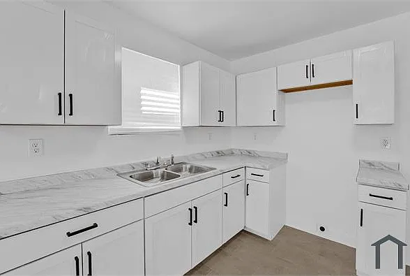1356 Quinn Ave — Photo 6