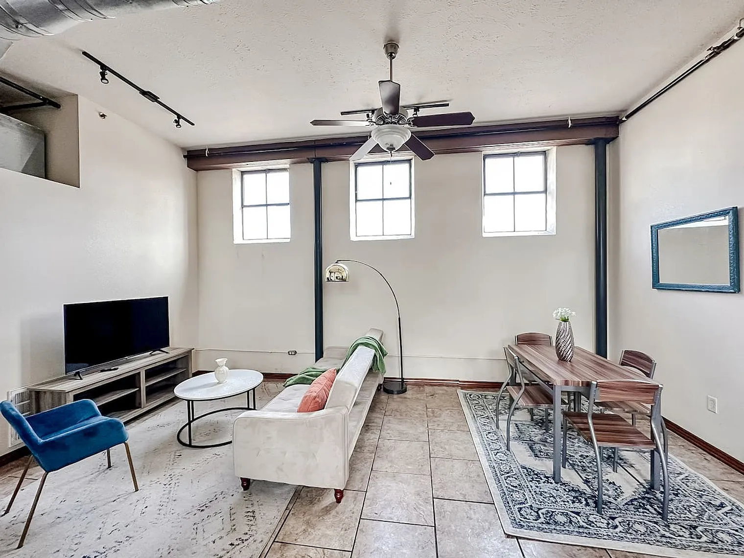 2 bed, 1.0 bath, $2,438 — Photo 4
