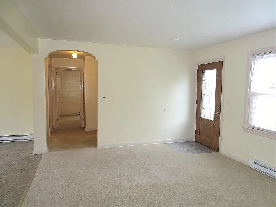 2 bed, 1026 sqft, $1,650 — Photo 3
