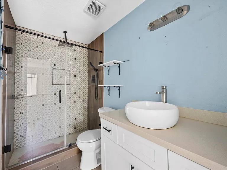 10673 Braes Bend Dr — Photo 16