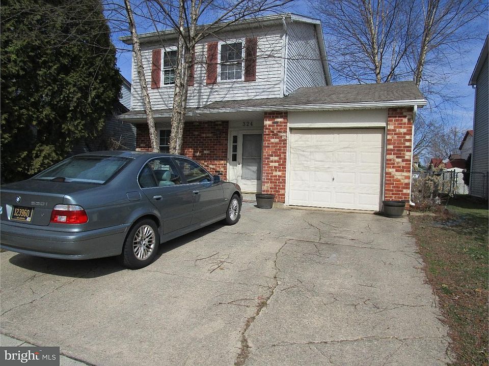 1st image of 324 Brandon Dr