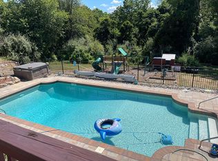 13 Pembrook Ct, Great Meadows, NJ 07838