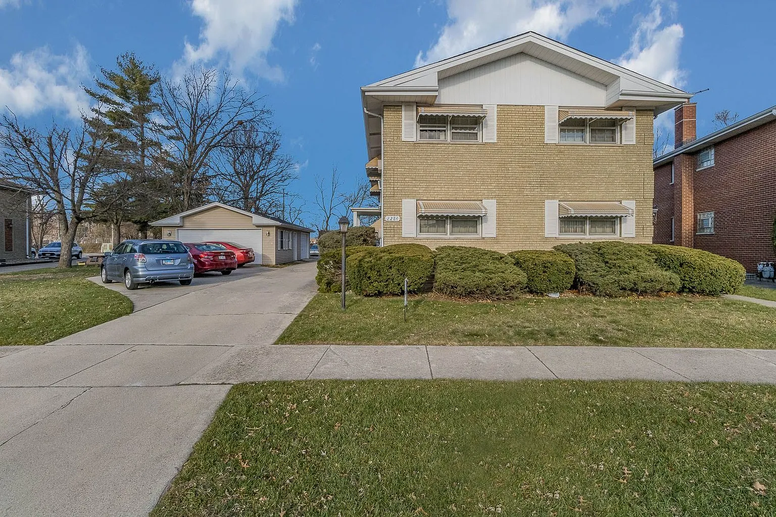 2284 182nd Pl photo 1