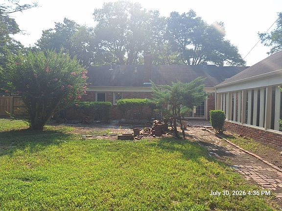4th image of 1308 Park Center Dr