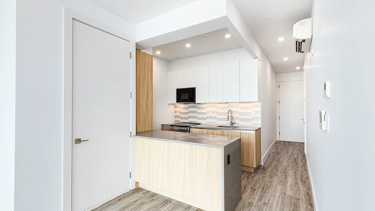 584 Fourth Avenue 404