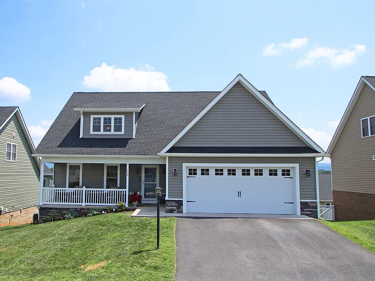 224 Spring Run Ln — Photo 2