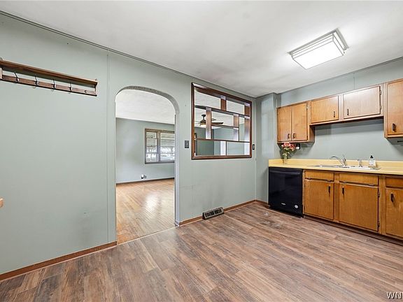 5th image of 1141 Bowen Rd