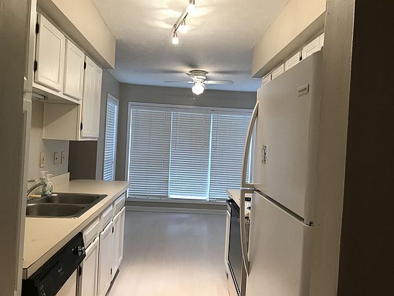 4th image of 1005 Glenleaf Dr #282