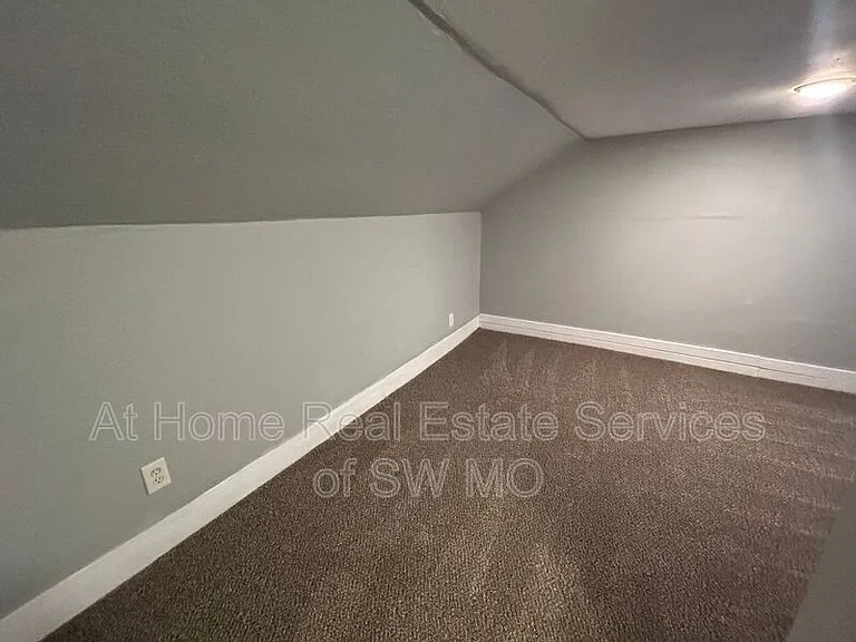 729 E Garfield St — Photo 10