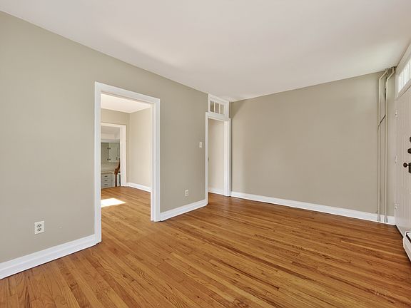 3rd image of 488 W Street Rd