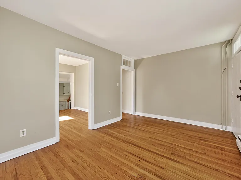 488 W Street Rd — Photo 3