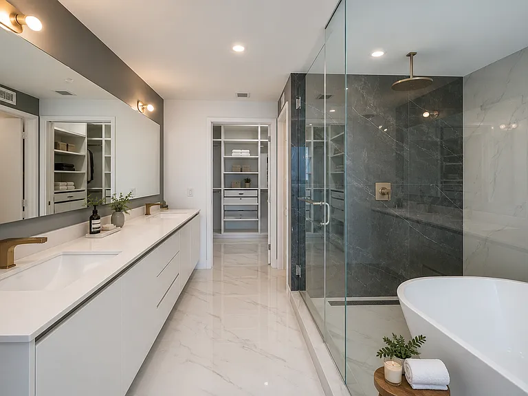 700 NE 24th St #11 — Photo 3