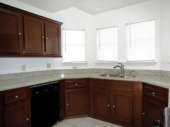 5th image of 3927 Ebury Dr