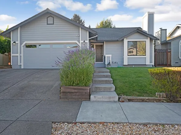 2447 Pinercrest Drive, Santa Rosa, CA 95403
