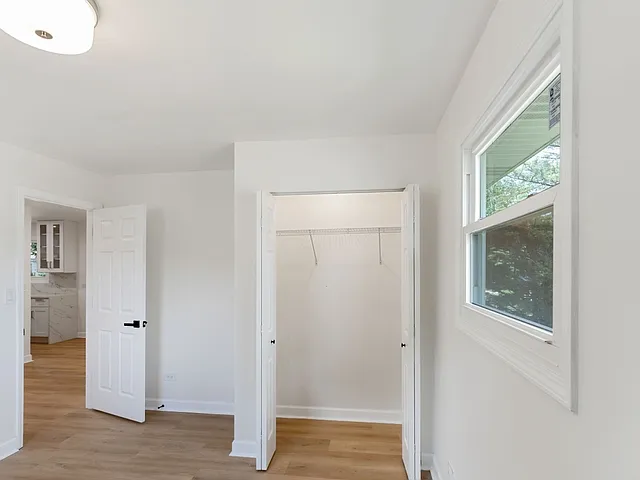 329 Marion Ct — Photo 15