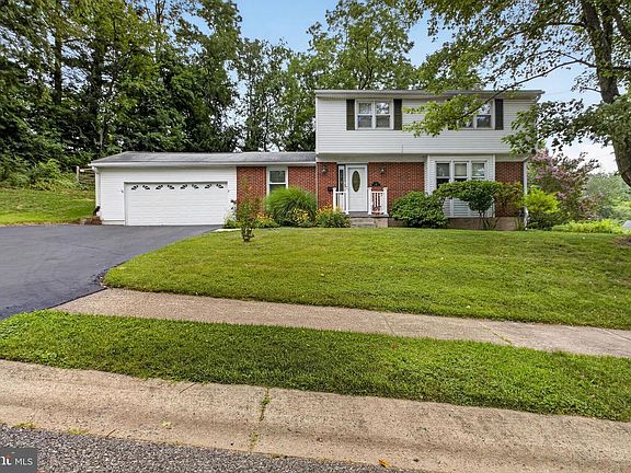 3rd image of 40 Fremont Rd