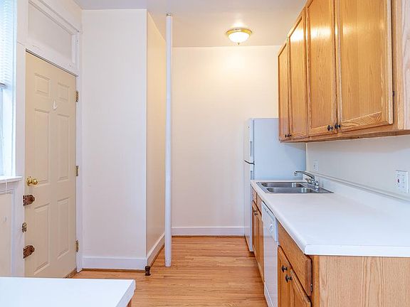 3rd image of 1259 W Loyola Ave APT 2