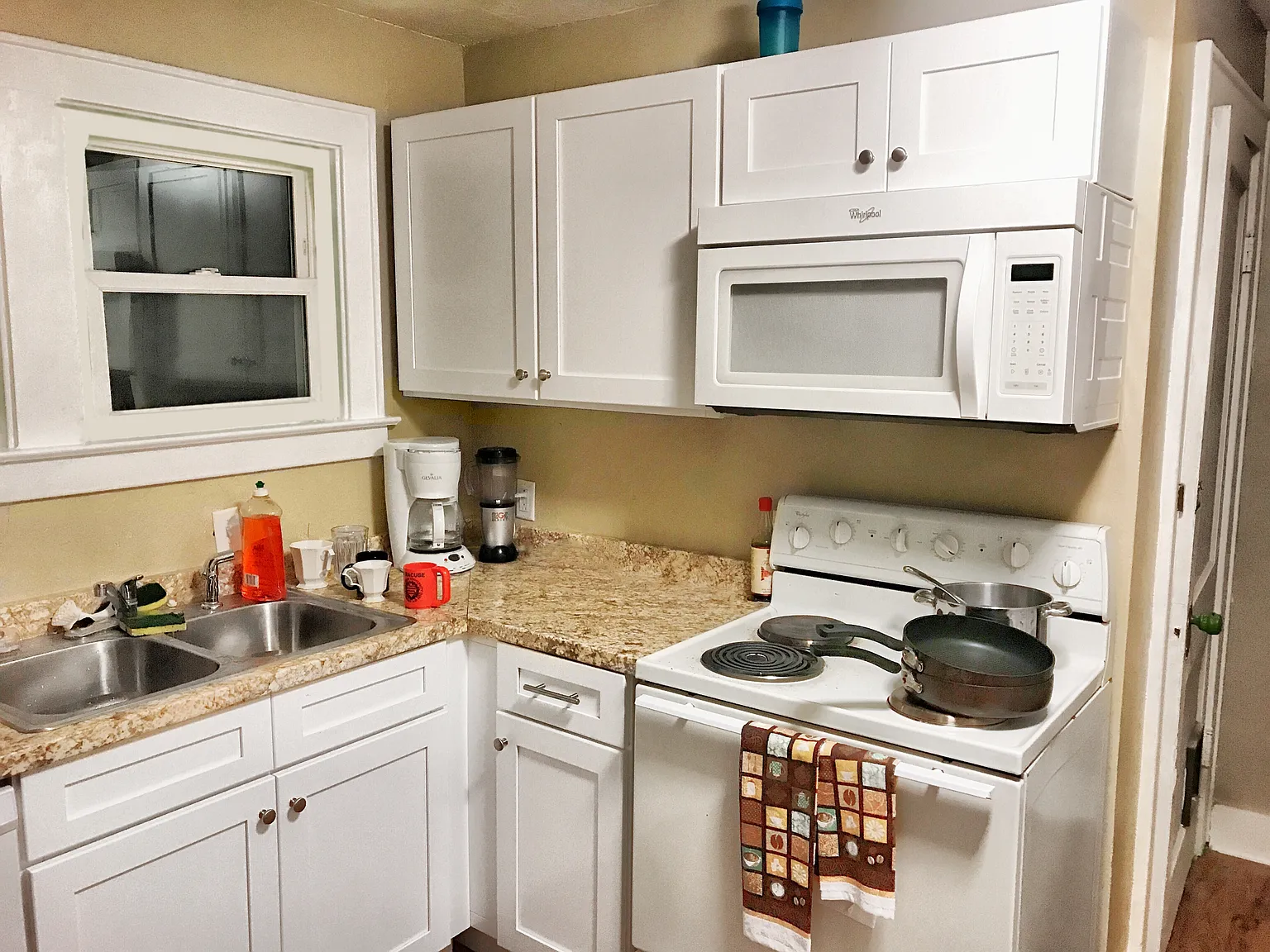 241 Lorraine Avenue - 3 - Small Room — Photo 3