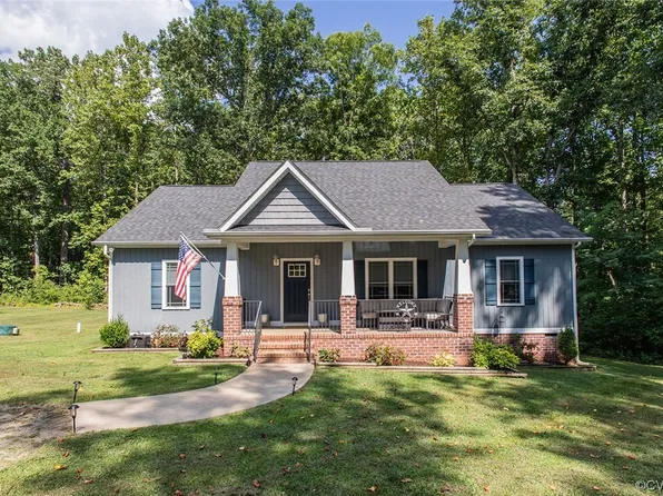 150 Woodson Mill Dr, Bumpass, VA 23024
