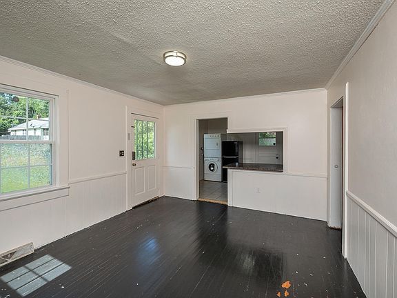 5th image of 10 W Wilburn Ave